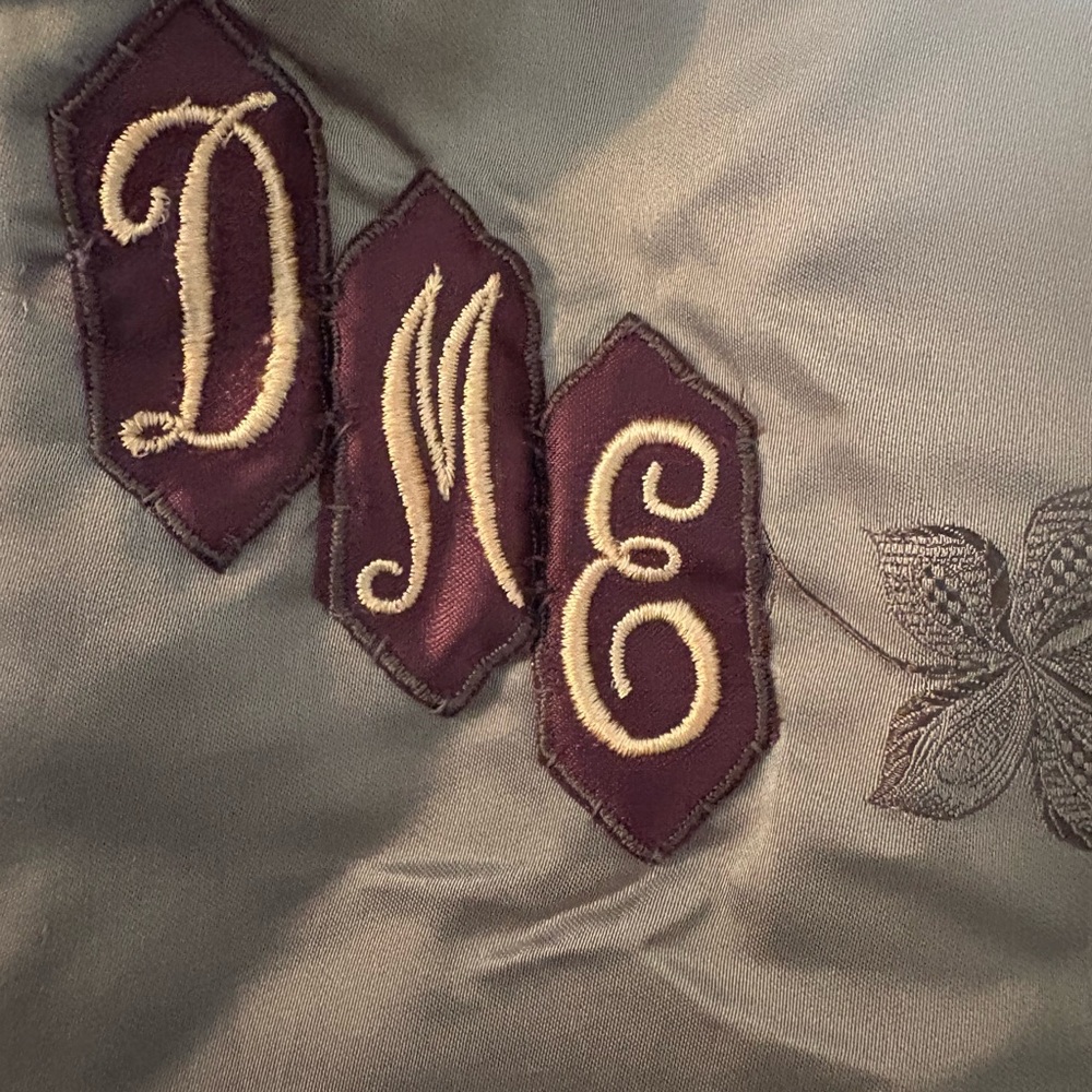 Luxurious Tan Fur Cape - Picture 3 of 4